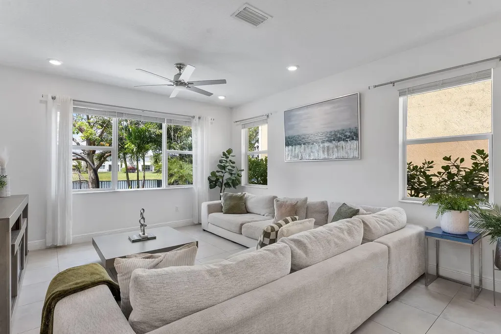 1131 Veleiros Boulevard Deerfield Beach FL 33064