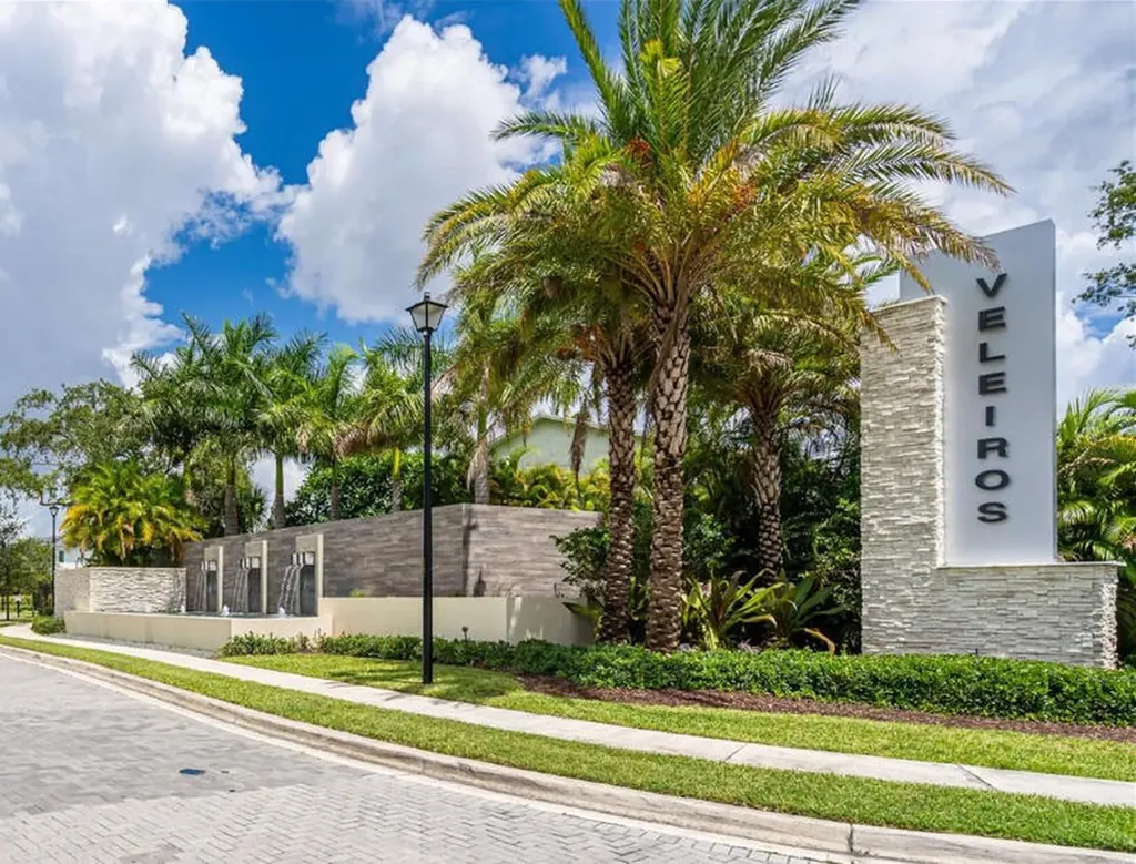 1131 Veleiros Boulevard Deerfield Beach FL 33064