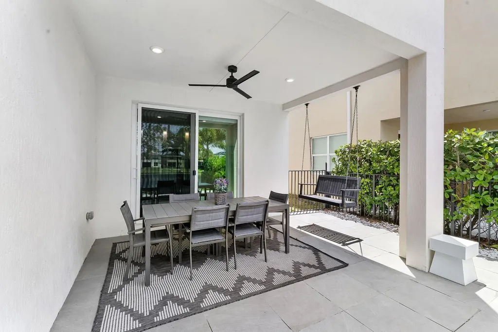 1131 Veleiros Boulevard Deerfield Beach FL 33064
