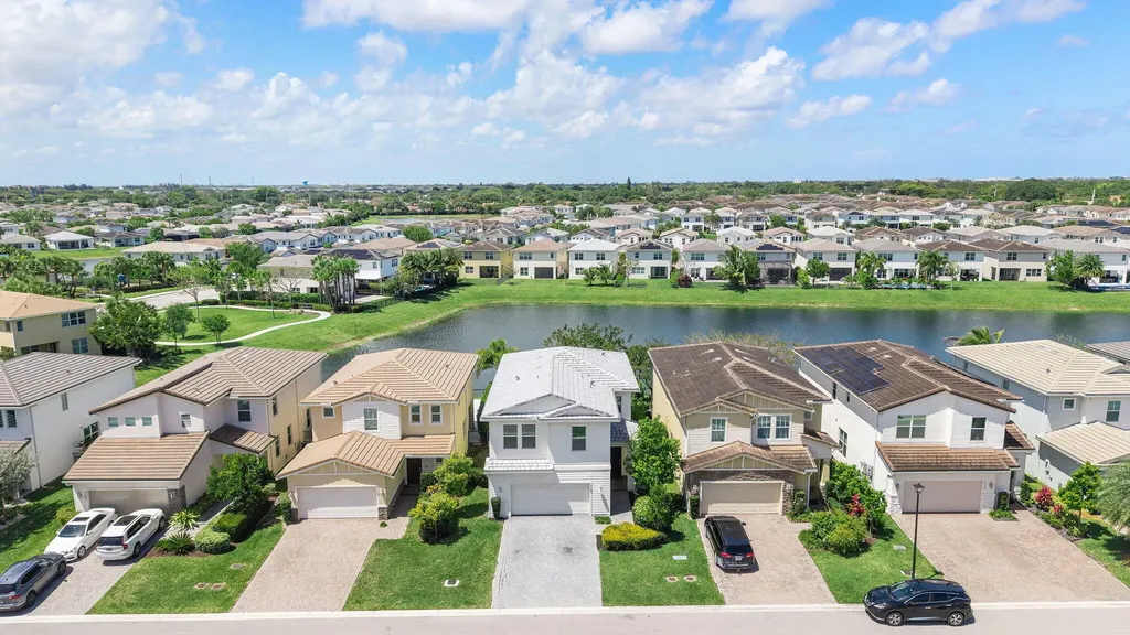 1131 Veleiros Boulevard Deerfield Beach FL 33064
