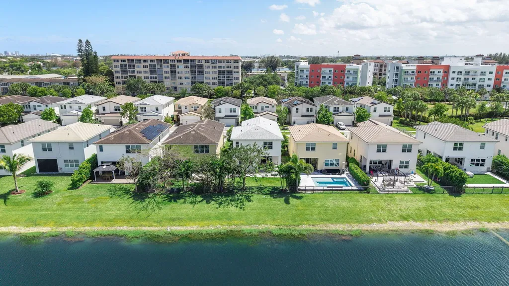 1131 Veleiros Boulevard Deerfield Beach FL 33064