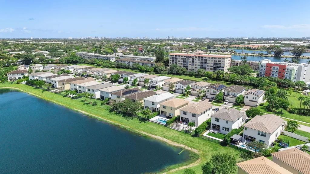 1131 Veleiros Boulevard Deerfield Beach FL 33064