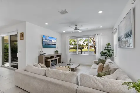 1131 Veleiros Boulevard Deerfield Beach FL 33064