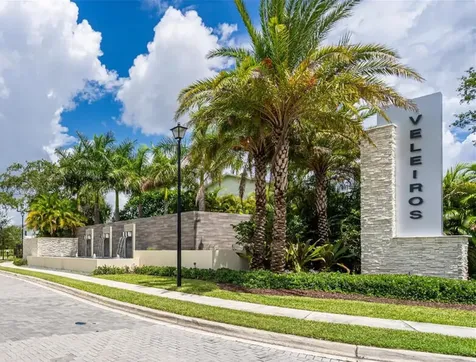 1131 Veleiros Boulevard Deerfield Beach FL 33064