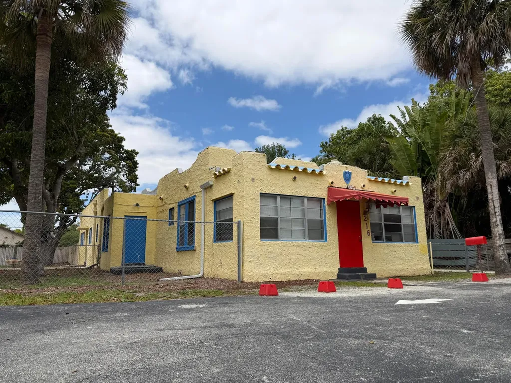 216 SW 2nd Avenue Delray Beach FL 33444