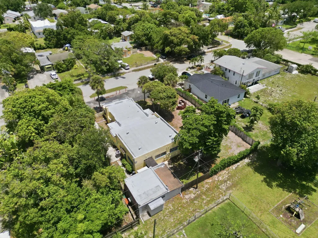 216 SW 2nd Avenue Delray Beach FL 33444
