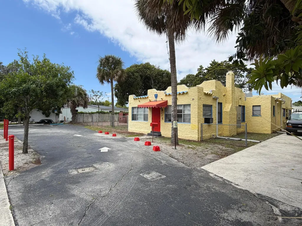 216 SW 2nd Avenue Delray Beach FL 33444