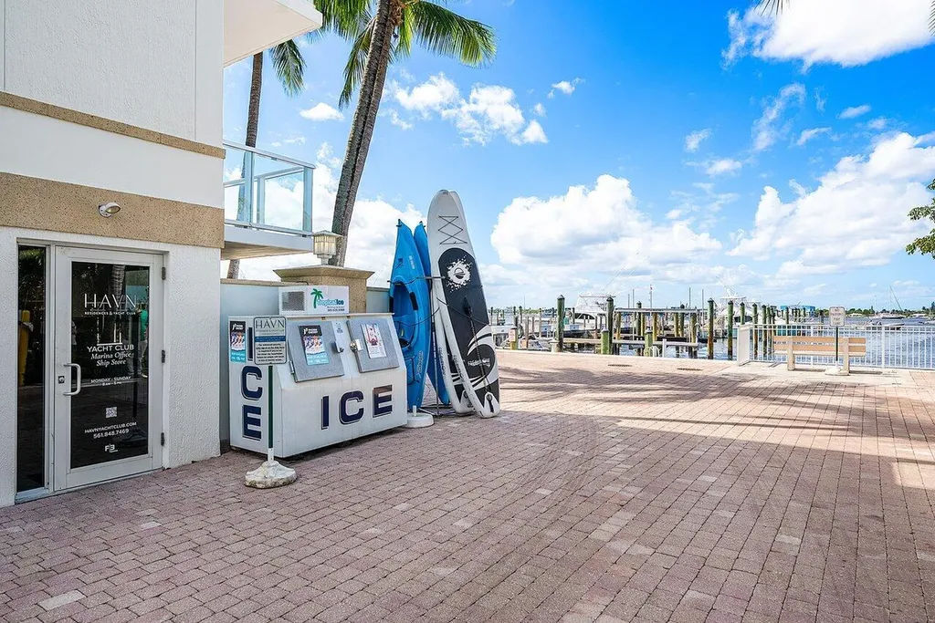 182 Lake Drive Palm Beach Shores FL 33404