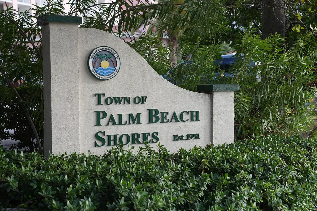182 Lake Drive Palm Beach Shores FL 33404