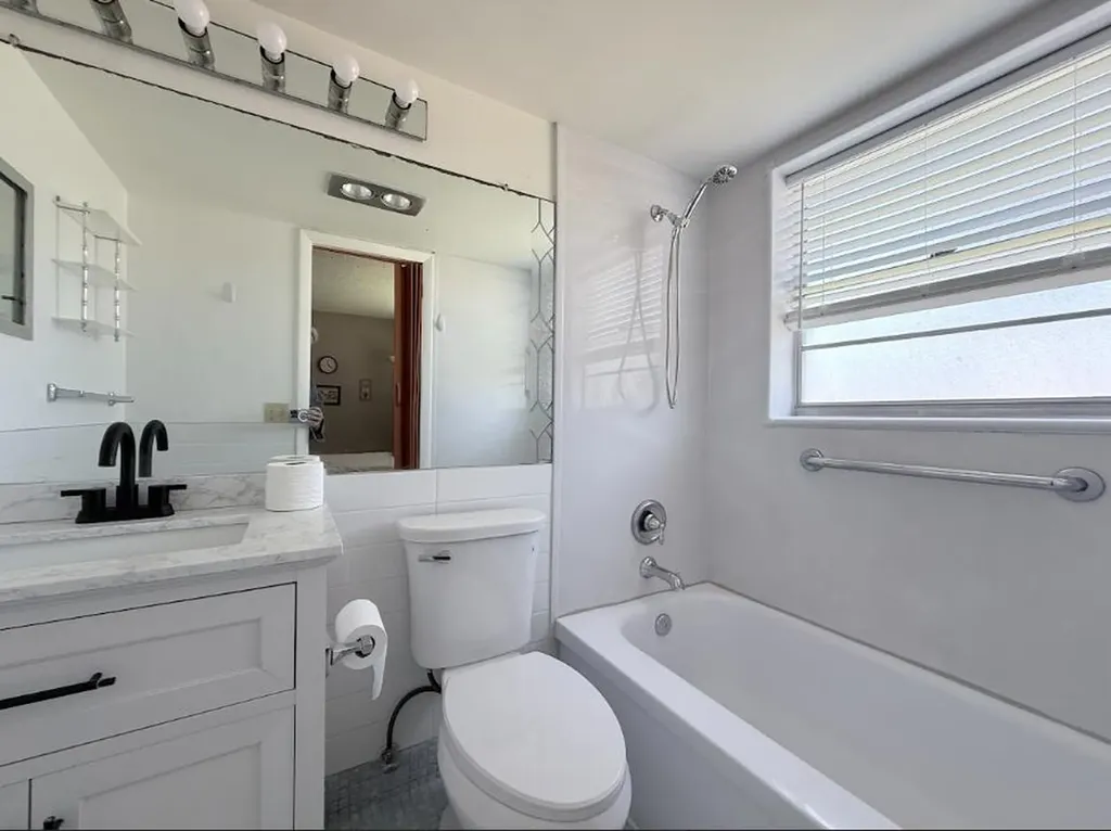 226 Windsor J West Palm Beach FL 33417