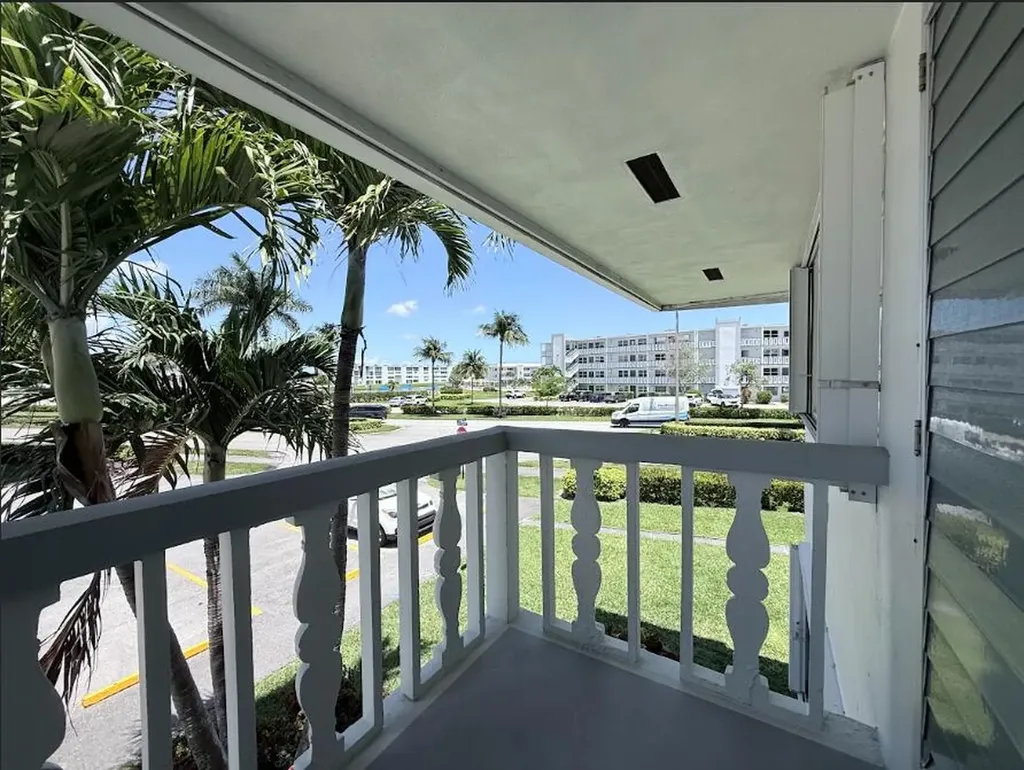 226 Windsor J West Palm Beach FL 33417