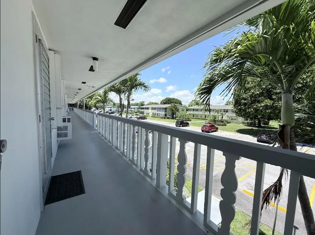 226 Windsor J West Palm Beach FL 33417