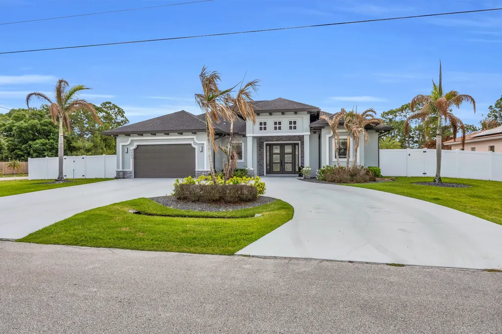 6083 NW East Deville Circle Port St Lucie FL 34986