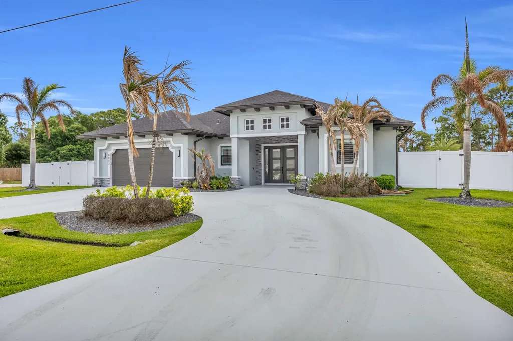 6083 NW East Deville Circle Port St Lucie FL 34986
