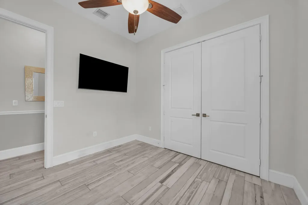 6083 NW East Deville Circle Port St Lucie FL 34986