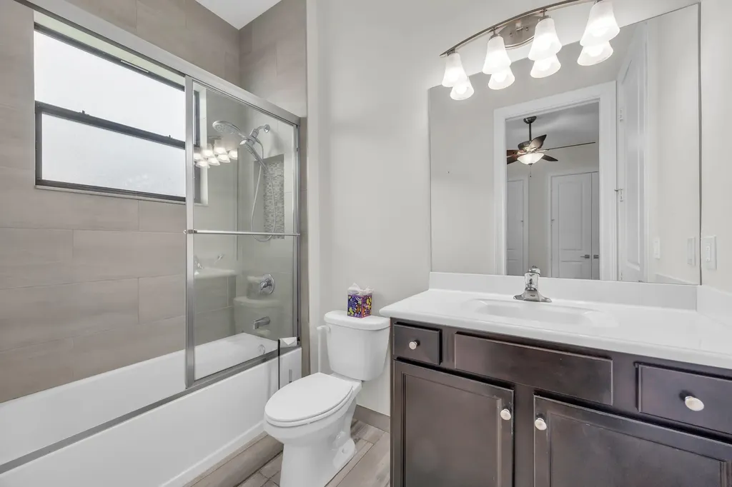 6083 NW East Deville Circle Port St Lucie FL 34986
