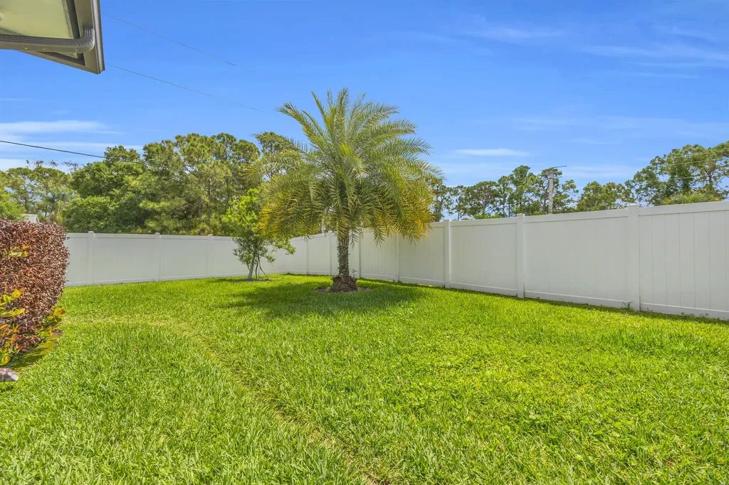 6083 NW East Deville Circle Port St Lucie FL 34986