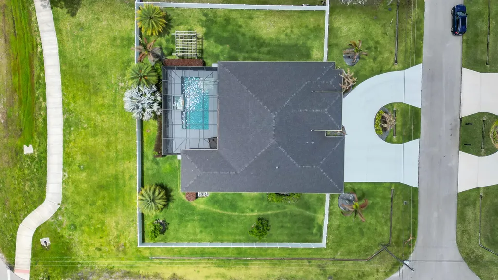6083 NW East Deville Circle Port St Lucie FL 34986