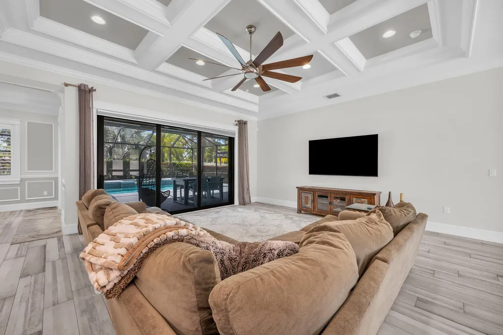 6083 NW East Deville Circle Port St Lucie FL 34986