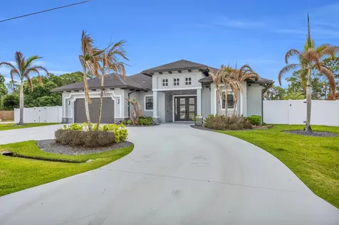 6083 NW East Deville Circle Port St Lucie FL 34986