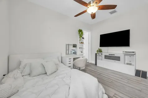 6083 NW East Deville Circle Port St Lucie FL 34986