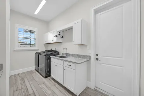 6083 NW East Deville Circle Port St Lucie FL 34986