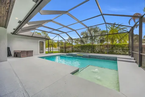 6083 NW East Deville Circle Port St Lucie FL 34986