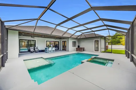 6083 NW East Deville Circle Port St Lucie FL 34986