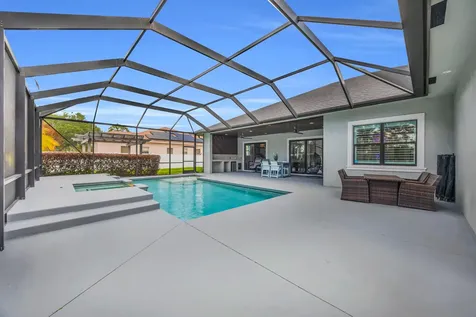 6083 NW East Deville Circle Port St Lucie FL 34986