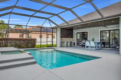 6083 NW East Deville Circle Port St Lucie FL 34986