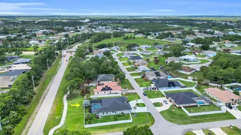 6083 NW East Deville Circle Port St Lucie FL 34986