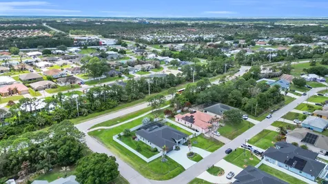 6083 NW East Deville Circle Port St Lucie FL 34986