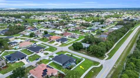6083 NW East Deville Circle Port St Lucie FL 34986