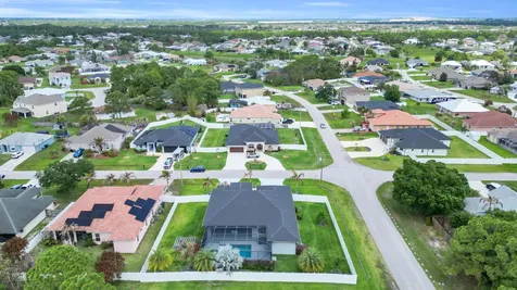 6083 NW East Deville Circle Port St Lucie FL 34986