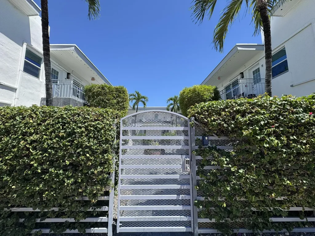 935 8th Street Miami Beach FL 33139