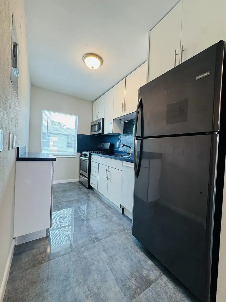 935 8th Street Miami Beach FL 33139