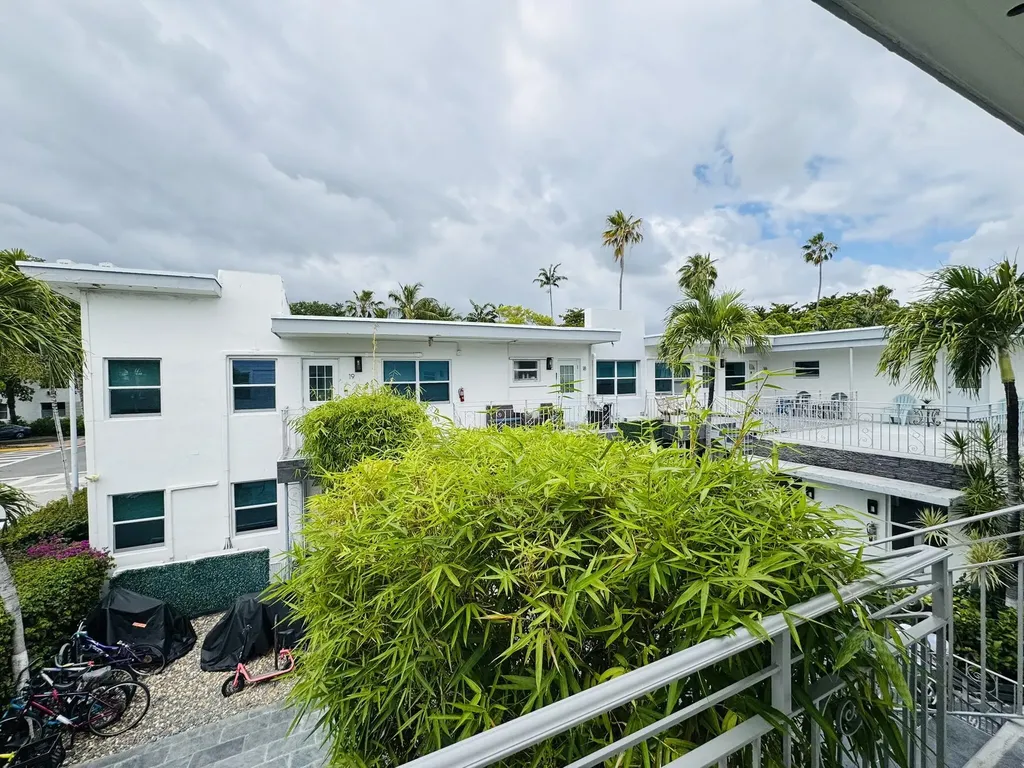 935 8th Street Miami Beach FL 33139