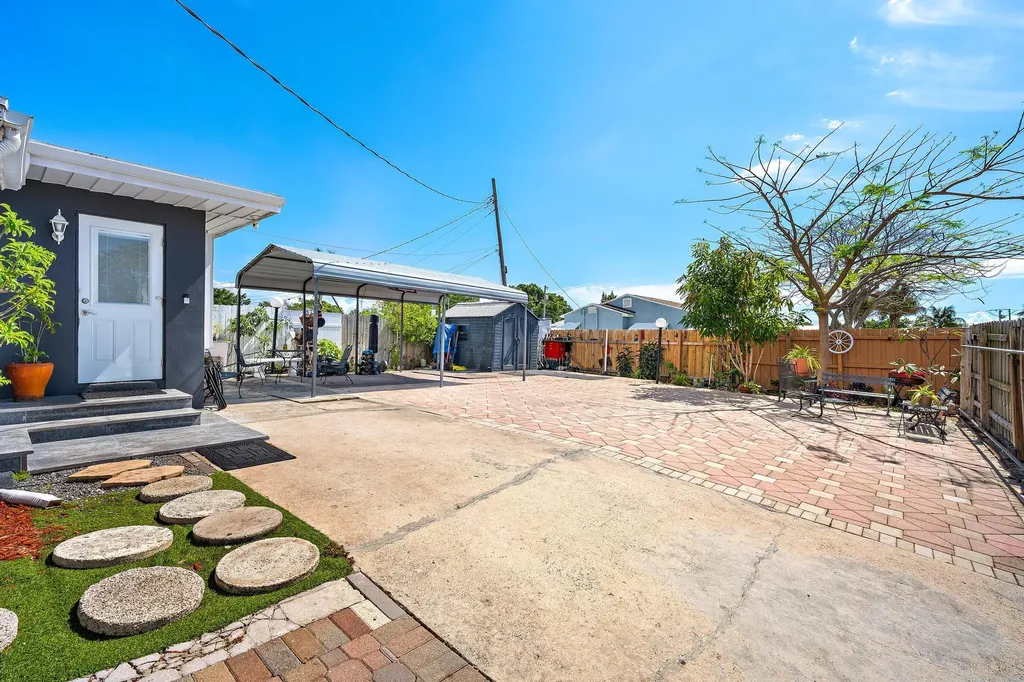 5320 Parker Avenue West Palm Beach FL 33405