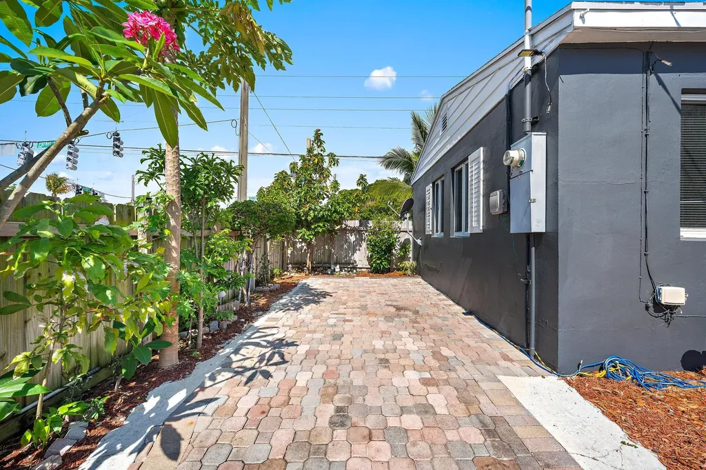 5320 Parker Avenue West Palm Beach FL 33405