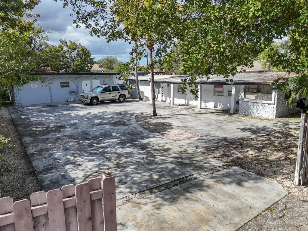 633 NW 15th Avenue Fort Lauderdale FL