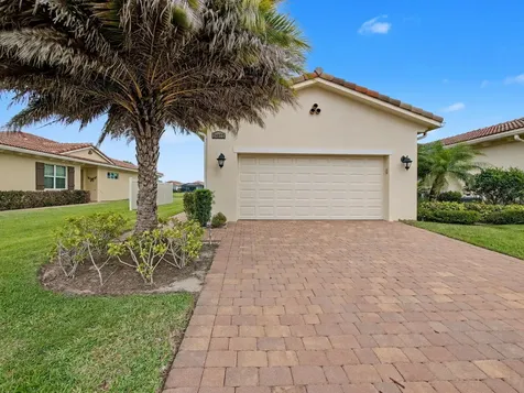 24072 SW Firenze Way Port St Lucie FL 34986