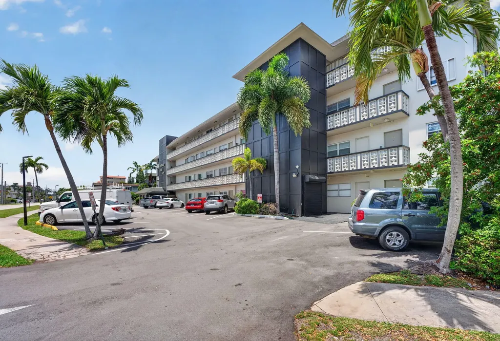 941 Crystal Lake Drive Deerfield Beach FL 33064