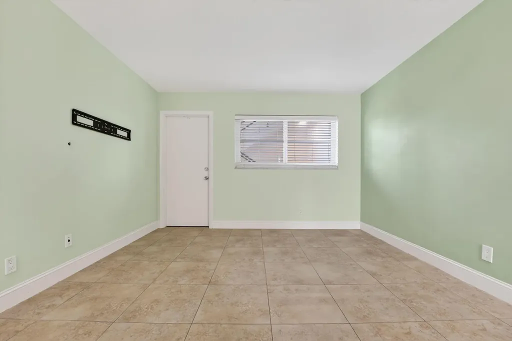 941 Crystal Lake Drive Deerfield Beach FL 33064