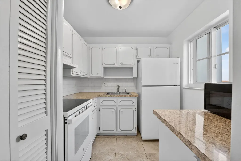 941 Crystal Lake Drive Deerfield Beach FL 33064