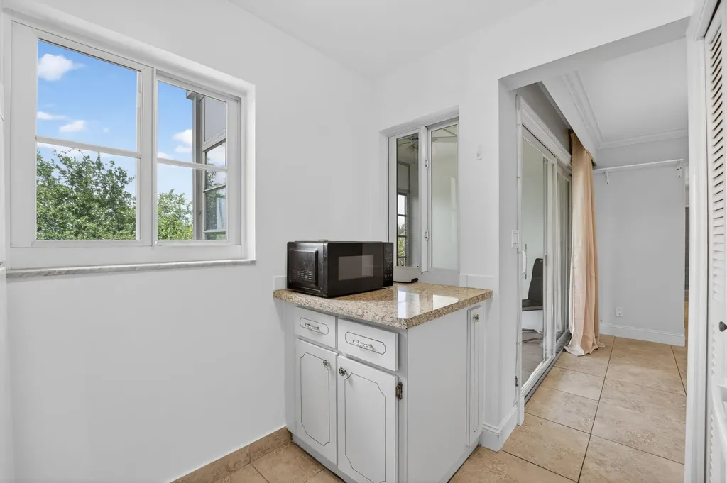 941 Crystal Lake Drive Deerfield Beach FL 33064