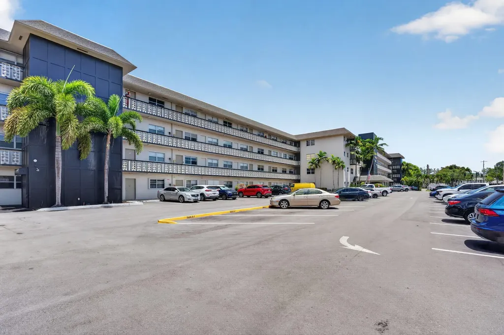 941 Crystal Lake Drive Deerfield Beach FL 33064