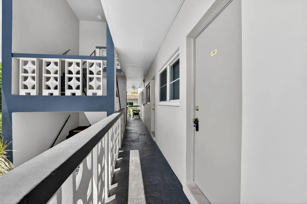 941 Crystal Lake Drive Deerfield Beach FL 33064