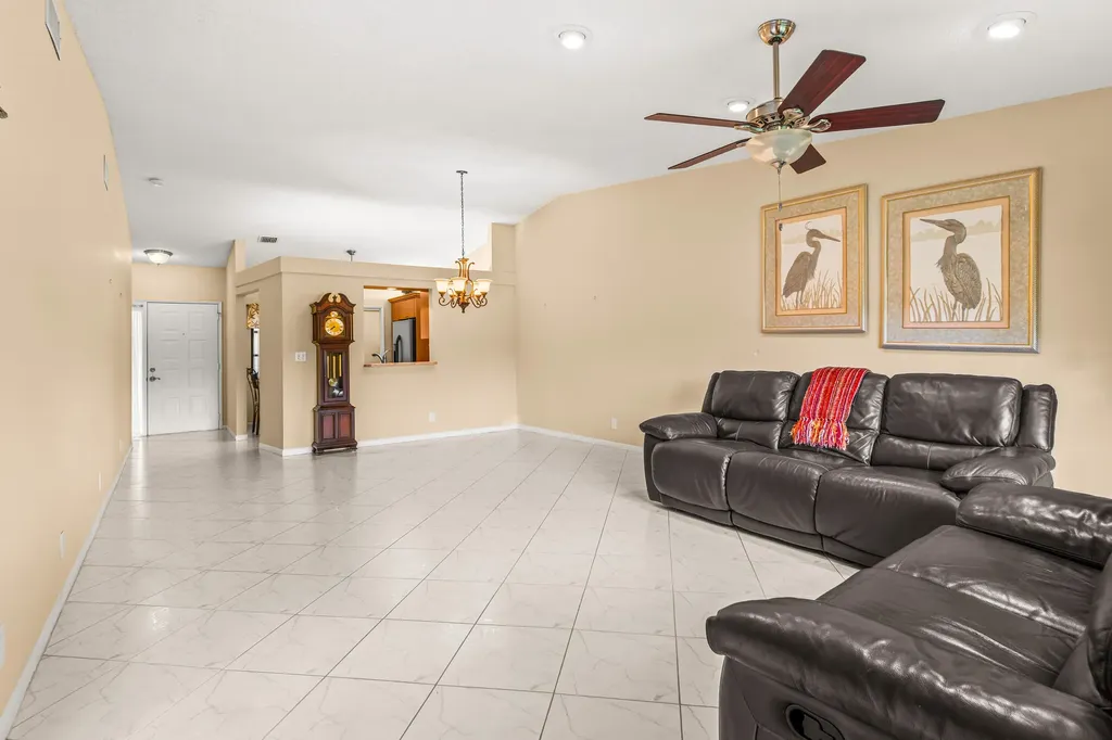 8241 Summersong Terrace Boca Raton FL 33496