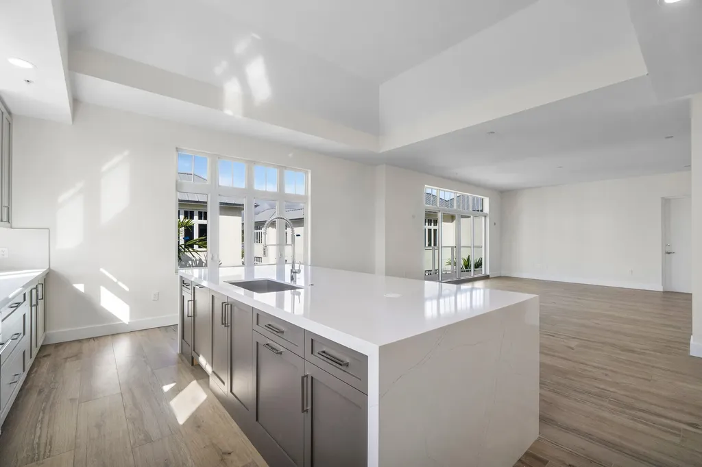 184 Lake Drive Palm Beach Shores FL 33404