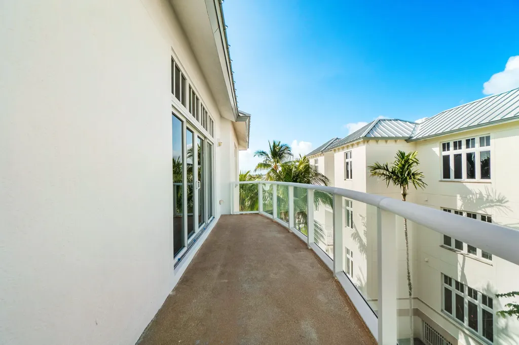 184 Lake Drive Palm Beach Shores FL 33404